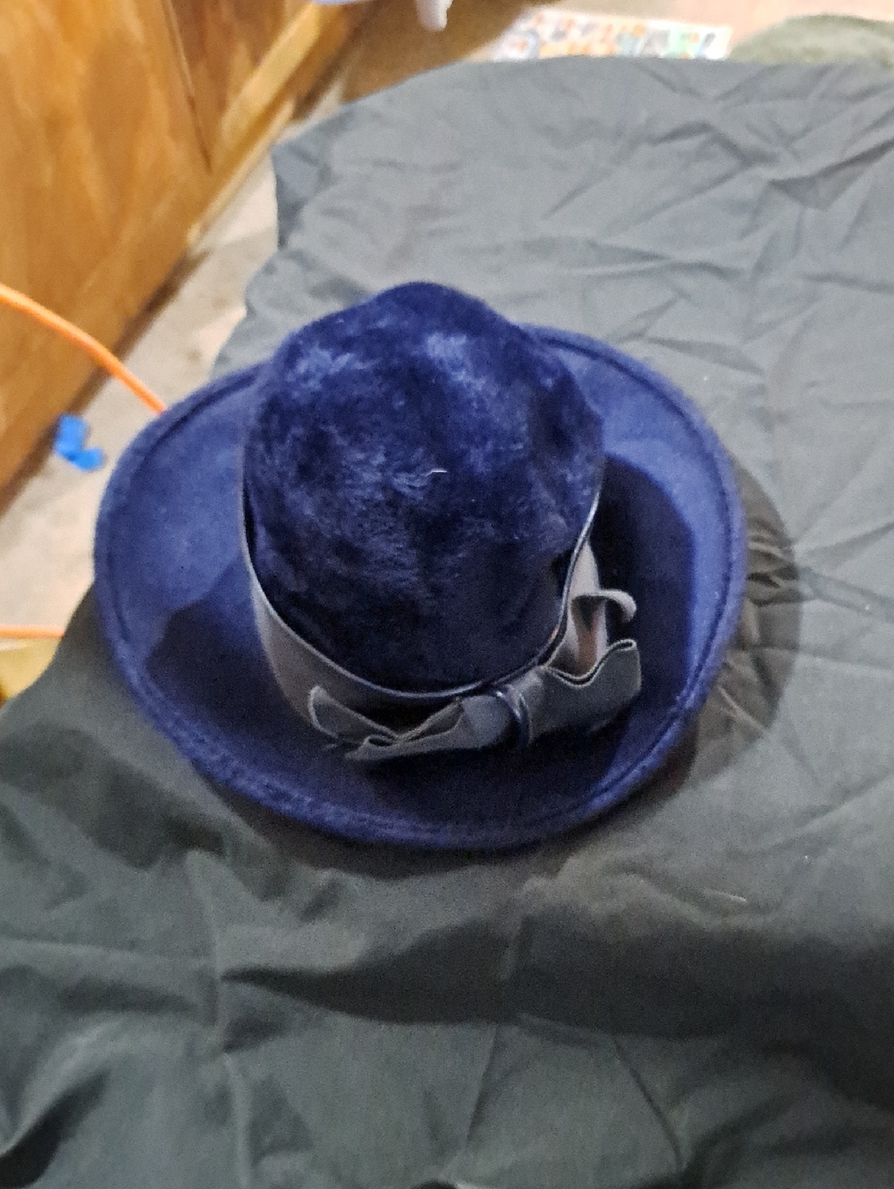 Source Unknown Navy Blue Velvet Bow Cloche Hat Vintage Cant Read Maker